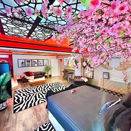 Beyond - Romantic Basement Apartment - Close To Beach - With Parking Bournemouth Esterno foto