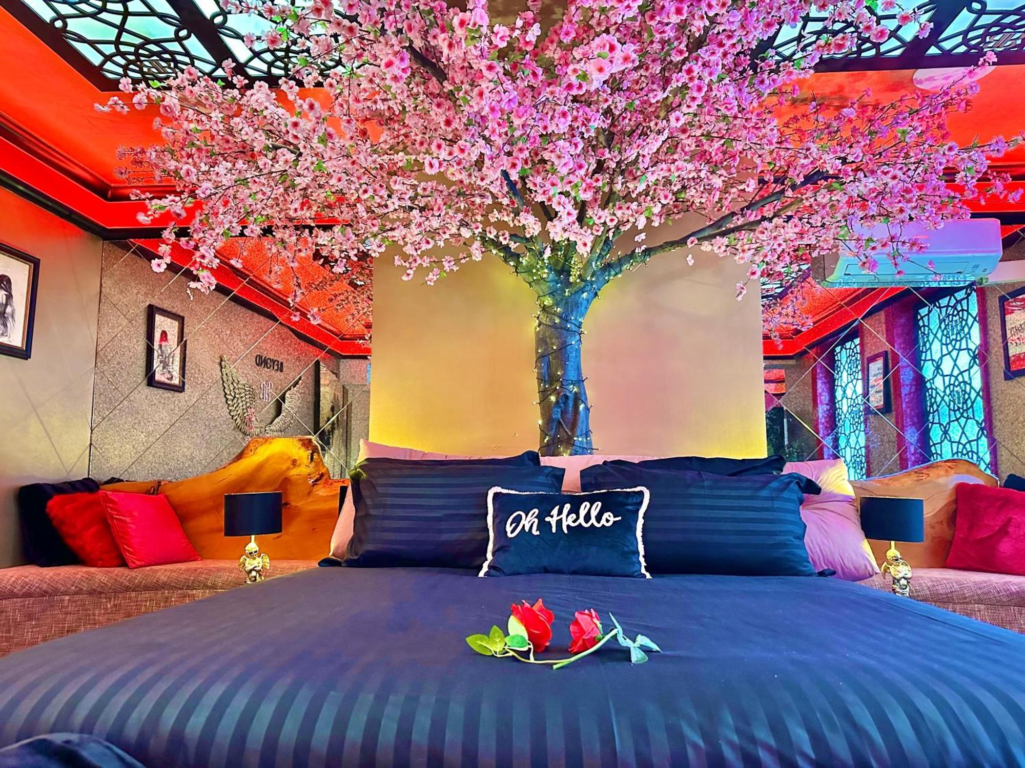 Beyond - Romantic Basement Apartment - Close To Beach - With Parking Bournemouth Esterno foto